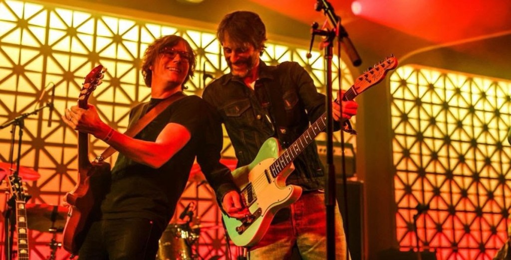 GIGOLO AUNTS GIRAN PARA&nbsp;DESPEDIRSE