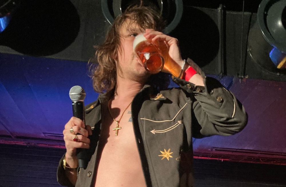 OTRA SALA QUE SE LES QUEDA PEQUEÑA A&nbsp;DEWOLFF