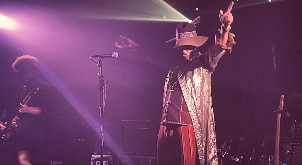 FANTASTIC NEGRITO VUELVE EN&nbsp;JULIO