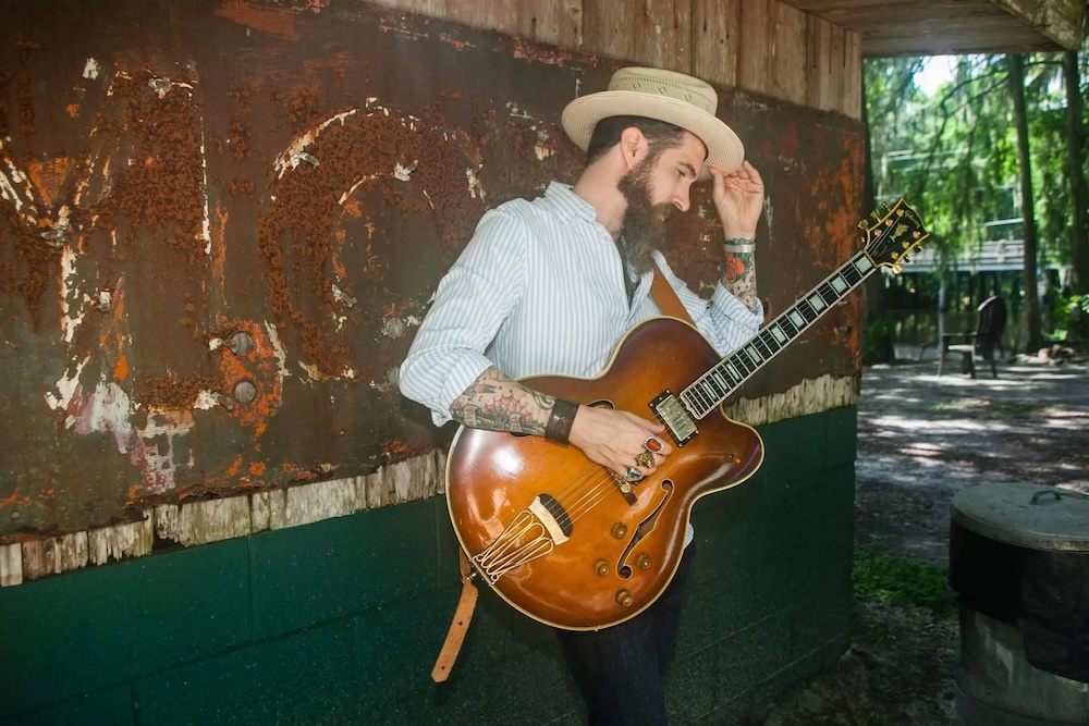KENNETH BRIAN, LA RENOVACIÓN DEL SOUTHERN ROCK DE GIRA