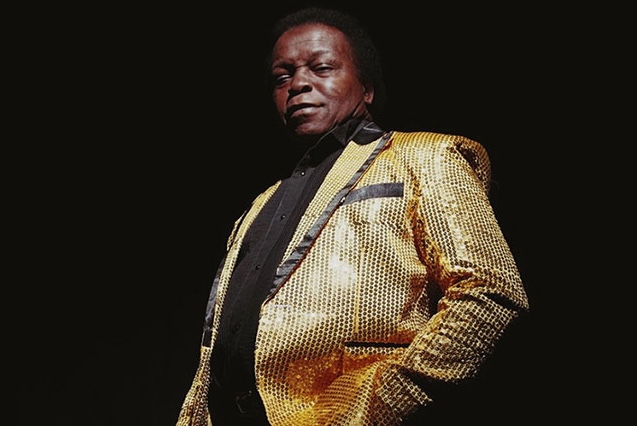 LEE FIELDS, ABARROTANDO SALAS