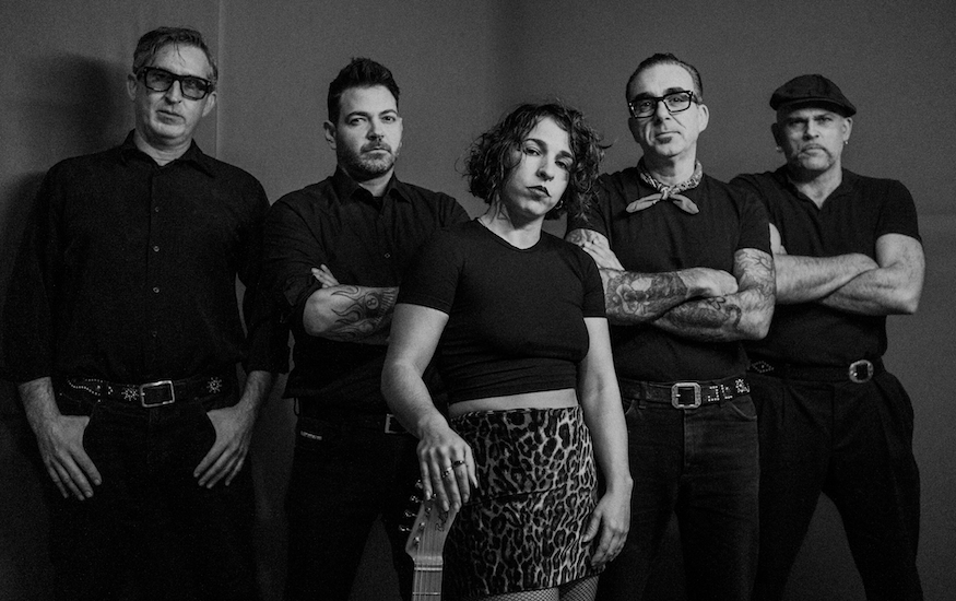 LA PERRA BLANCO PUBLICA “LOVERS &&nbsp;FEARS”