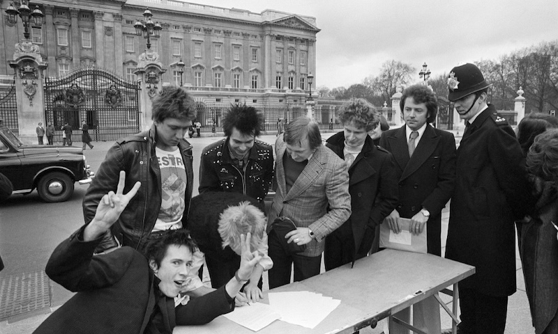 EFEMÉRIDES: SEX PISTOLS Y EL CONTRATO DE SEIS&nbsp;DÍAS