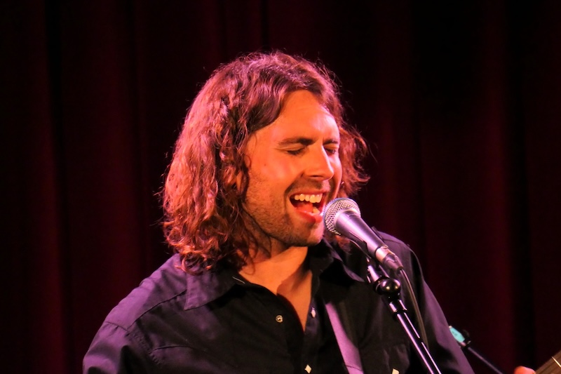 THOMPSON SPRINGS. ALMAS ENCONTRADAS Y SINCRONIZADAS EN UN&nbsp;ESCENARIO