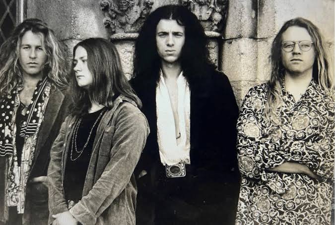 THE EXILES RETORNA DESDE LOS 90 CON TURNING&nbsp;TIME