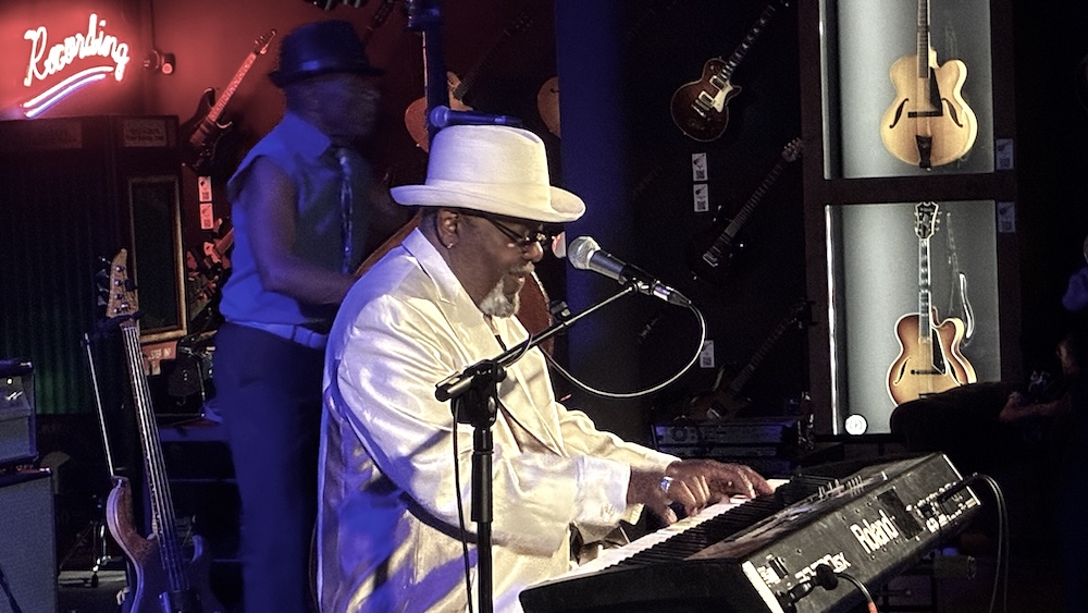 Kenny ‘Blues Boss’ Wayne y su show de lujo en Aclam Club
